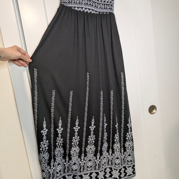 ✨ No Boundaries Black & White Summer Maxi Dress (Size M 7–9) 🖤🤍👗 - Picture 4 of 12